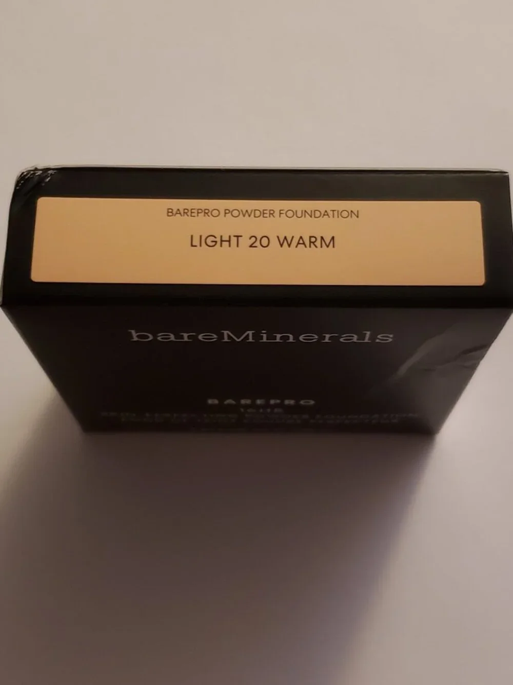 Light 20 Warm bareMinerals Barepro 16hr Skin Perfecting Powder Foundation Compac